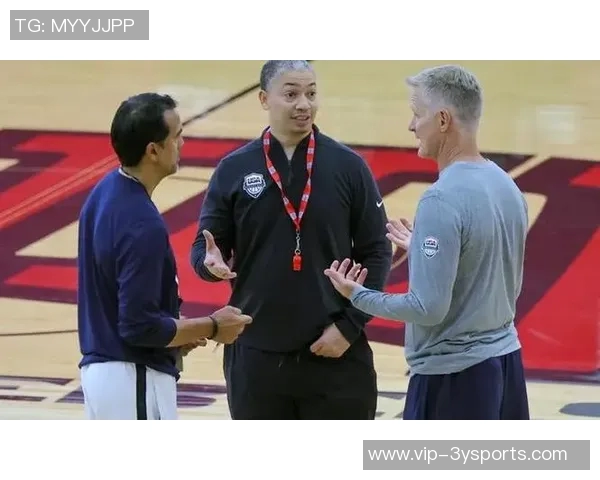 NBA高管与球探齐聚考察Woj母校球队球员展现人脉魅力